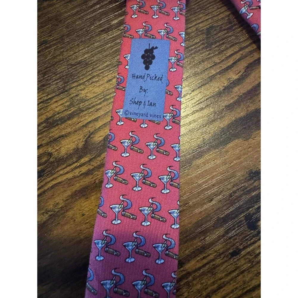 Vineyard Vines Men's Woven 100% Silk Novelty Tie - Pink Martini & Cigar Print